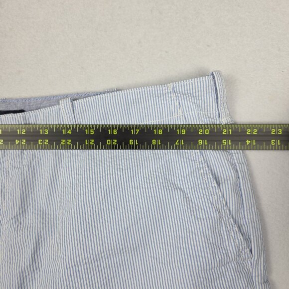 Tommy Hilfiger Men Shorts Size 40 Blue White Seersucker Preppy EUC Beach Striped - Picture 10 of 13